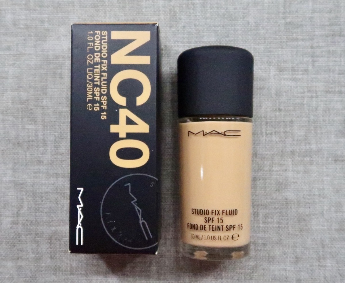 MAC Studio Fix Fluid SPF 15 Foundation — NC40 — MAC Studio Fix Foundation Liquid