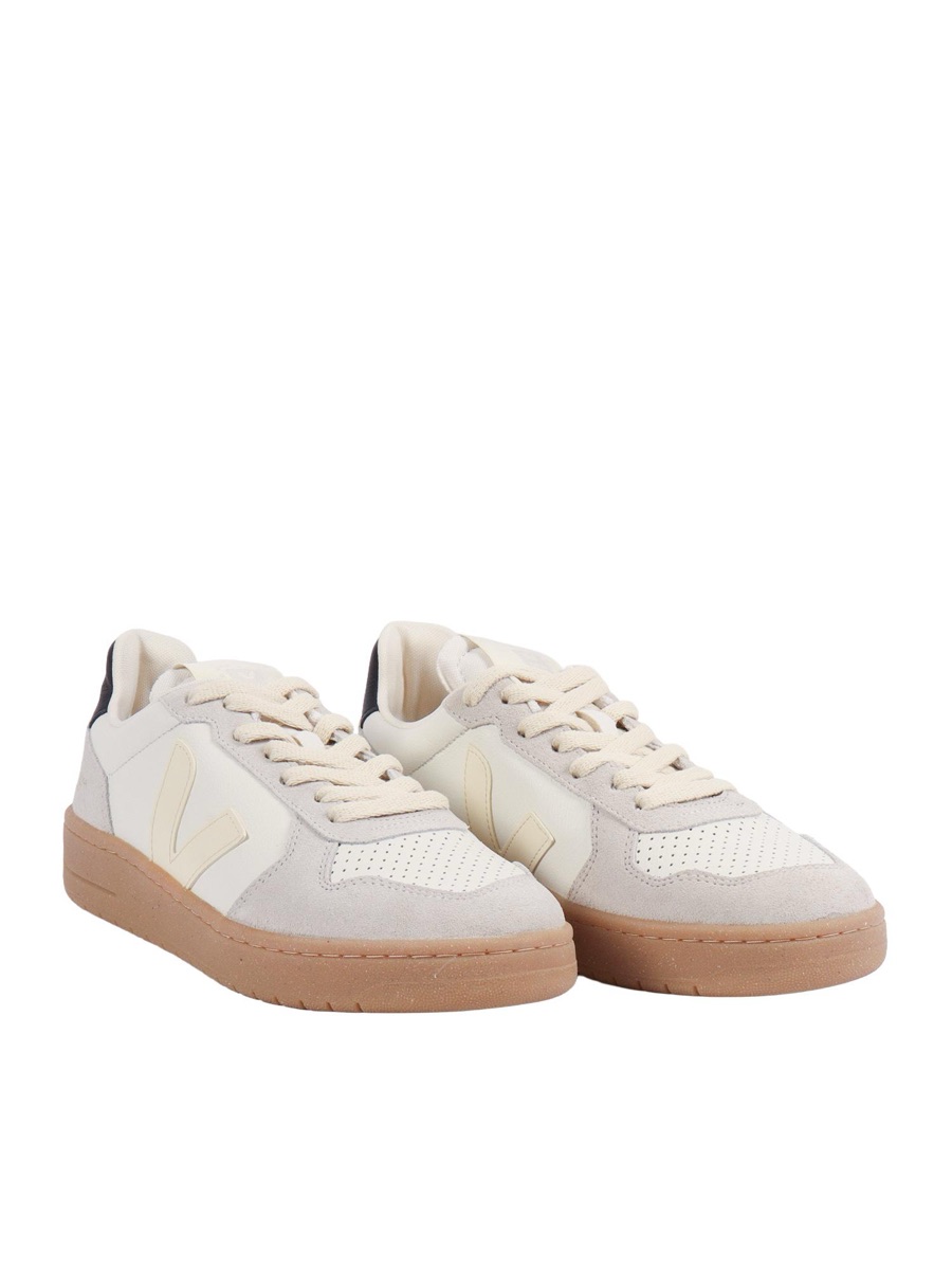 Veja V-82 — Pure Calcaire / Black — Veja V-82 ChromeFree Leather